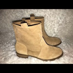 BCBGeneration booties